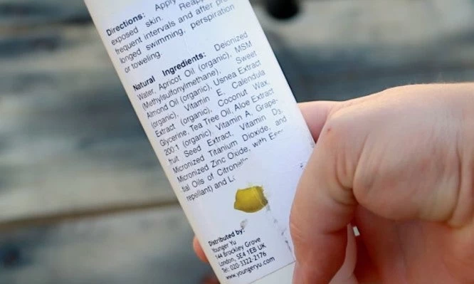 Τι να ψάχνετε ΠΑΝΤΑ επάνω στο αντηλιακό για λόγους υγείας (βίντεο)